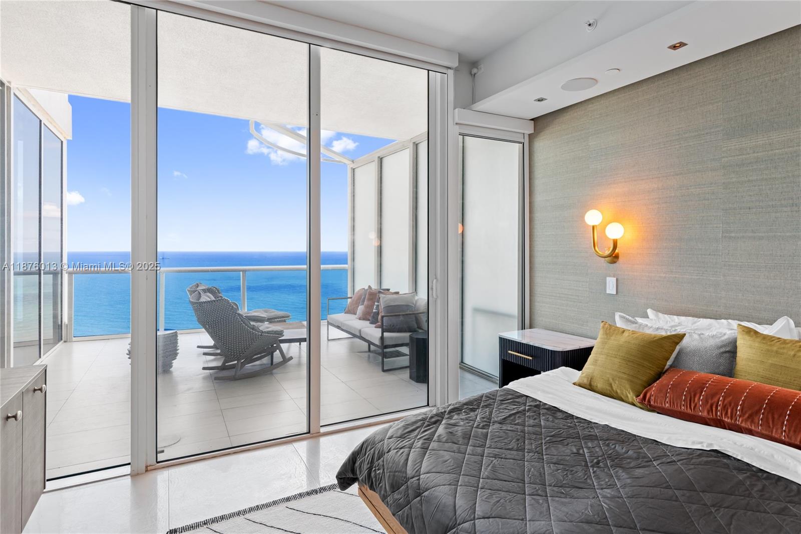 CONTINUUM ON SOUTH BEACH - Residential