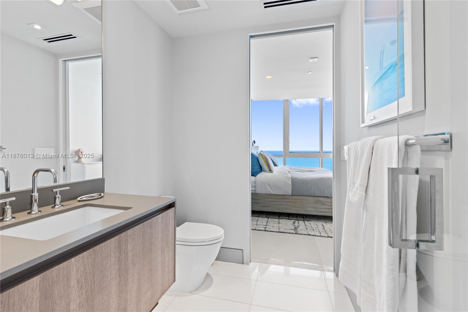 CONTINUUM ON SOUTH BEACH - Residential