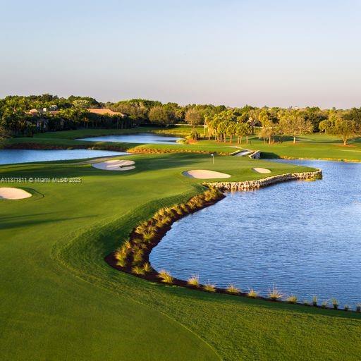 MIZNER COUNTRY CLUB - Residential