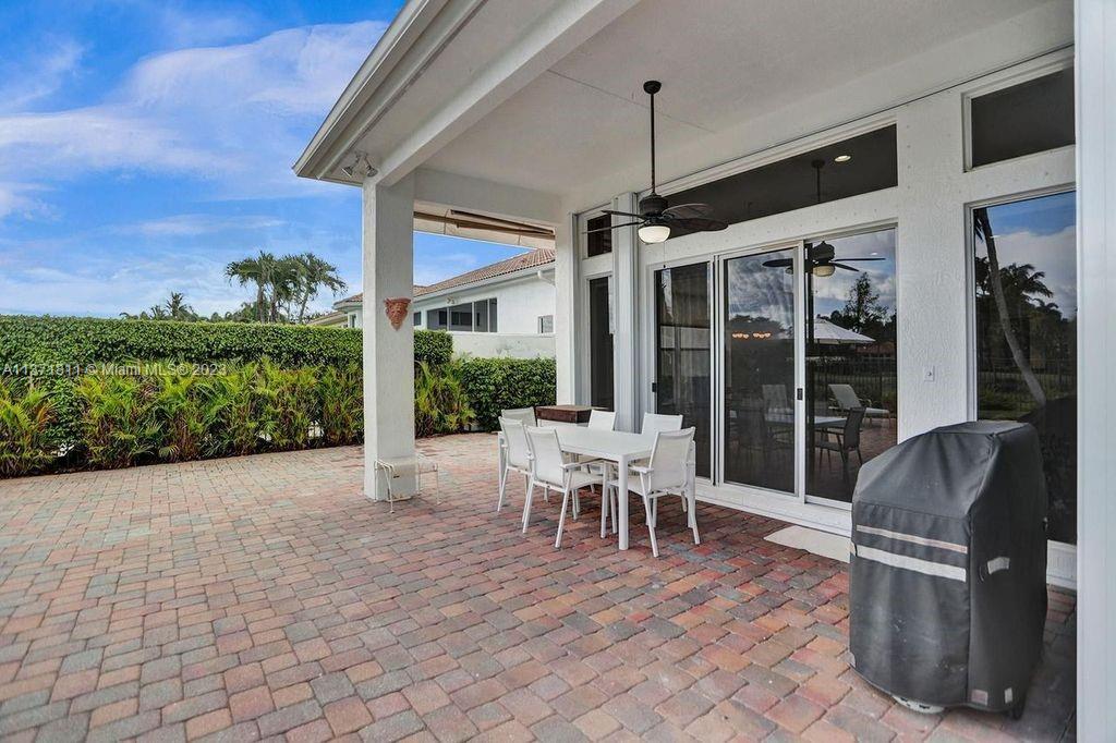 MIZNER COUNTRY CLUB - Residential