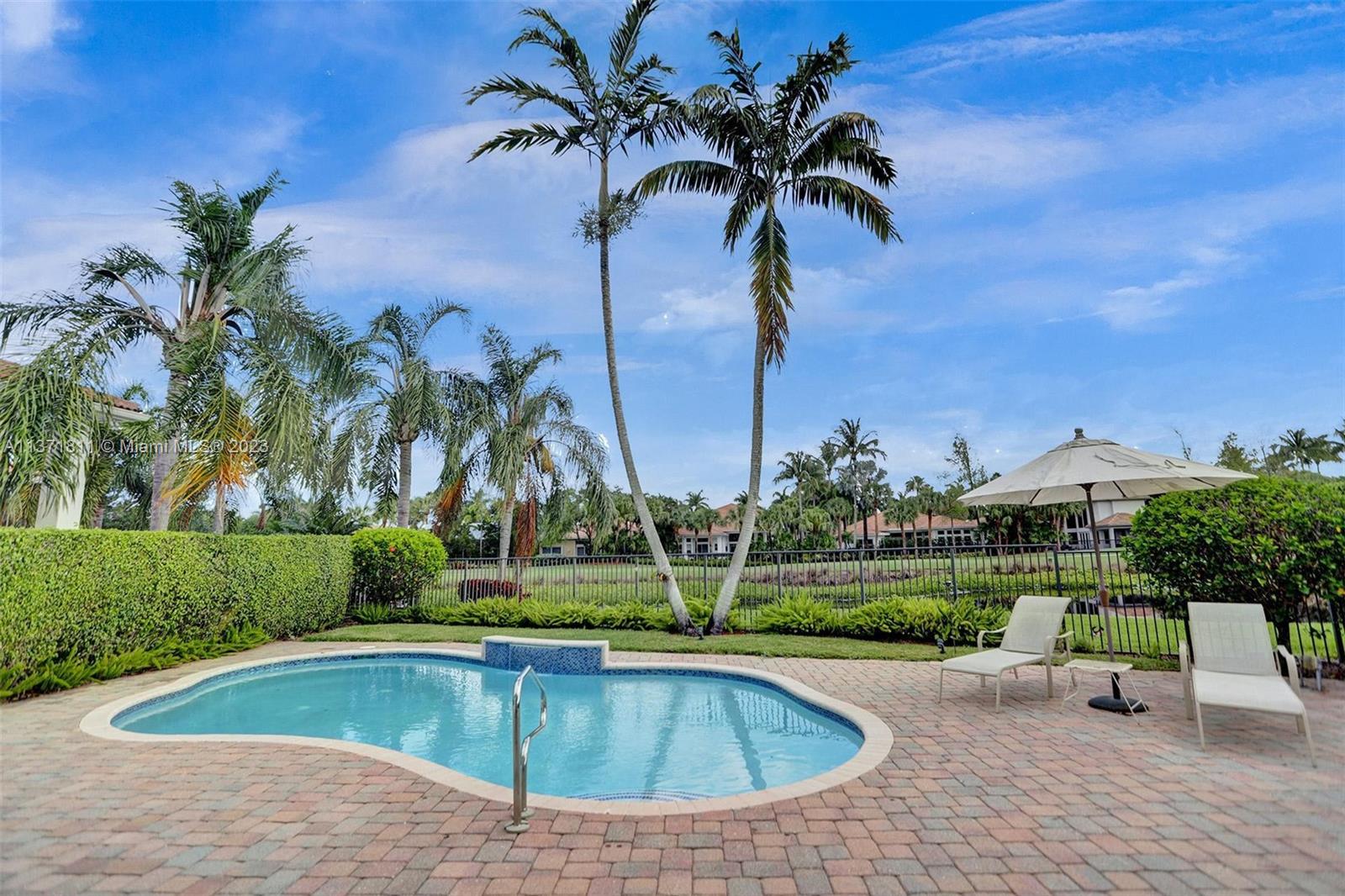 MIZNER COUNTRY CLUB - Residential