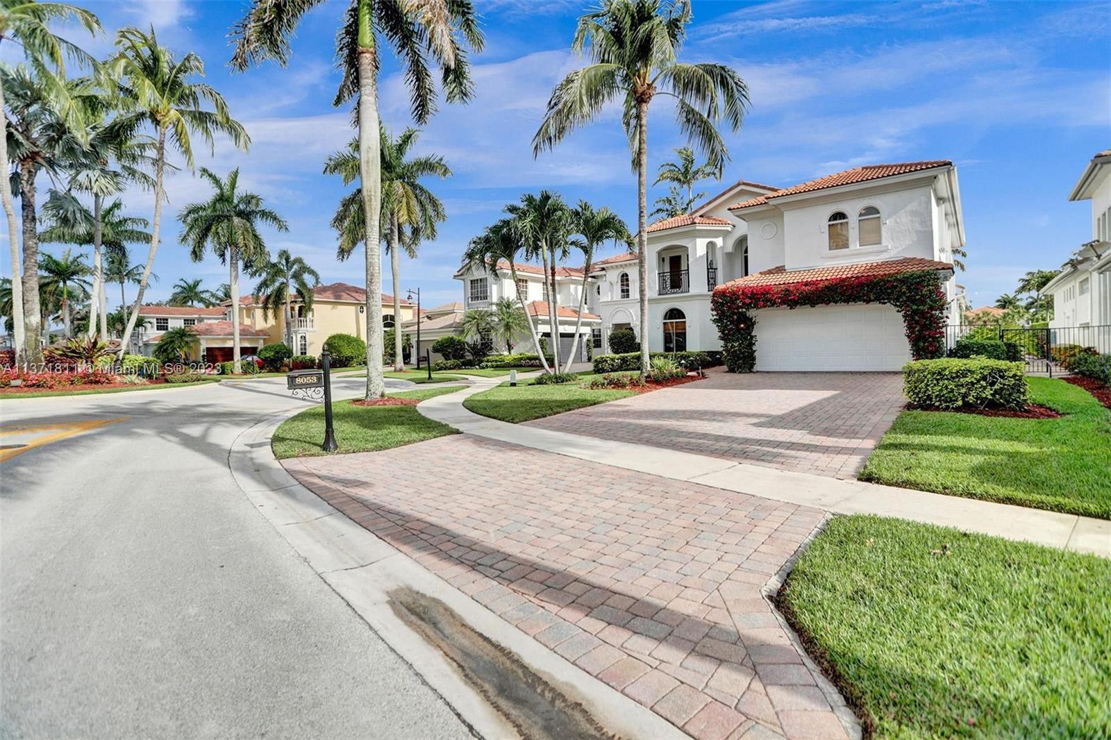 MIZNER COUNTRY CLUB - Residential
