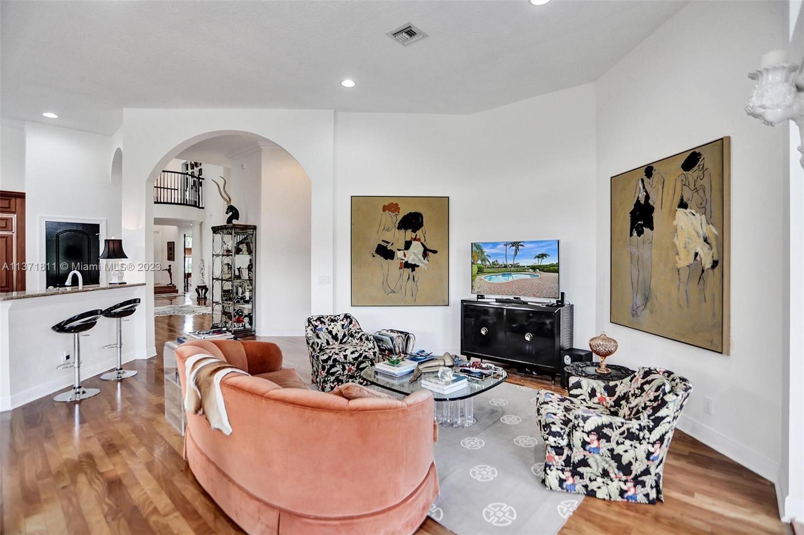 MIZNER COUNTRY CLUB - Residential