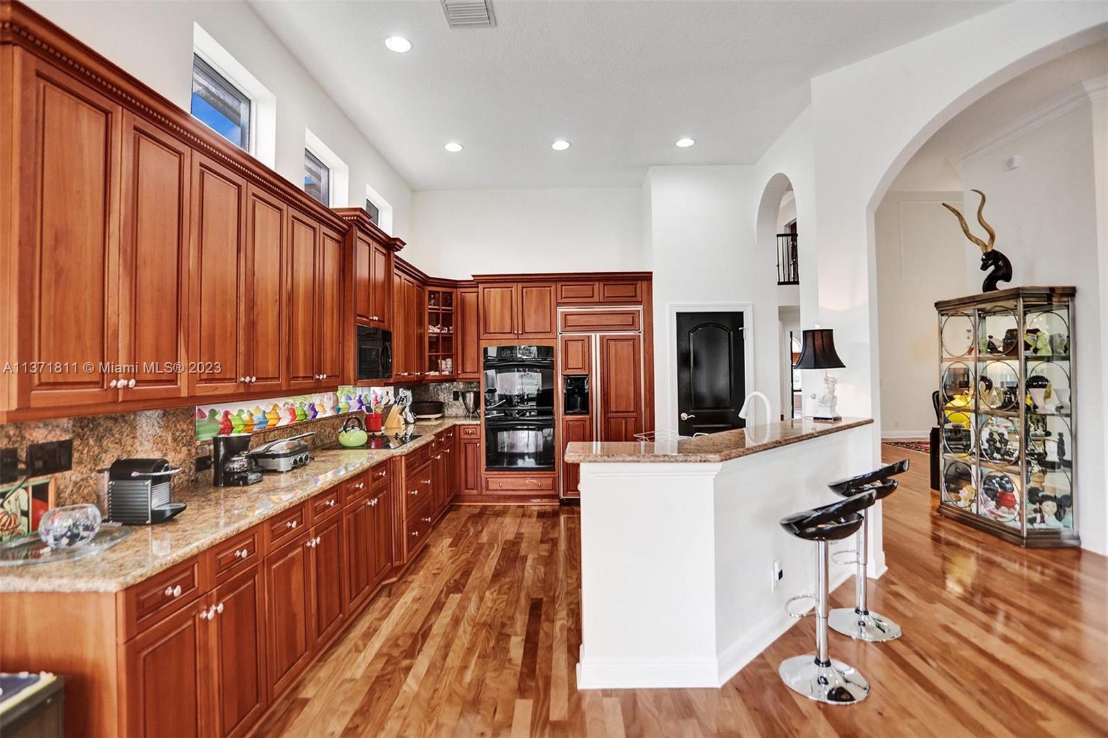 MIZNER COUNTRY CLUB - Residential