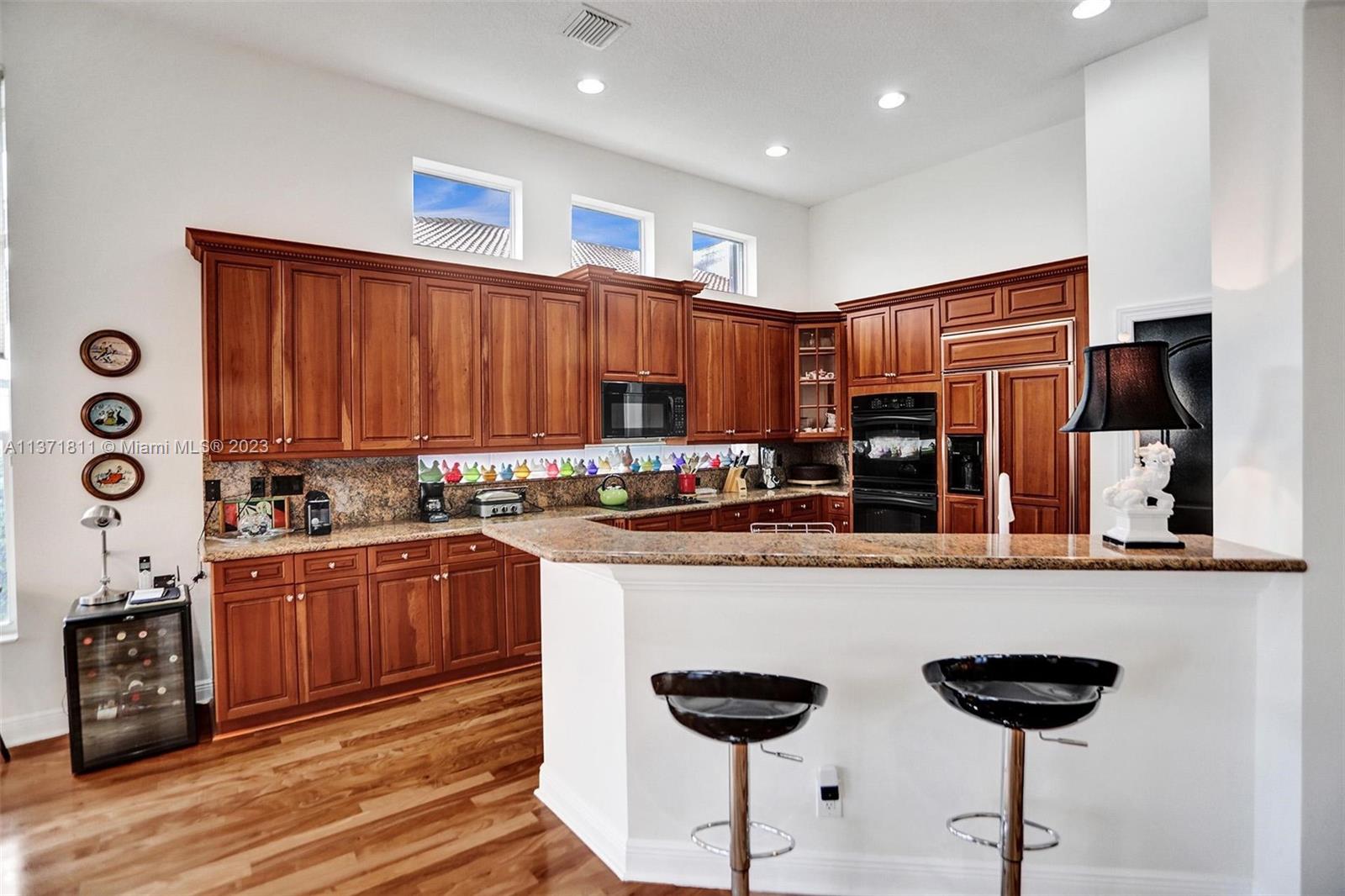 MIZNER COUNTRY CLUB - Residential