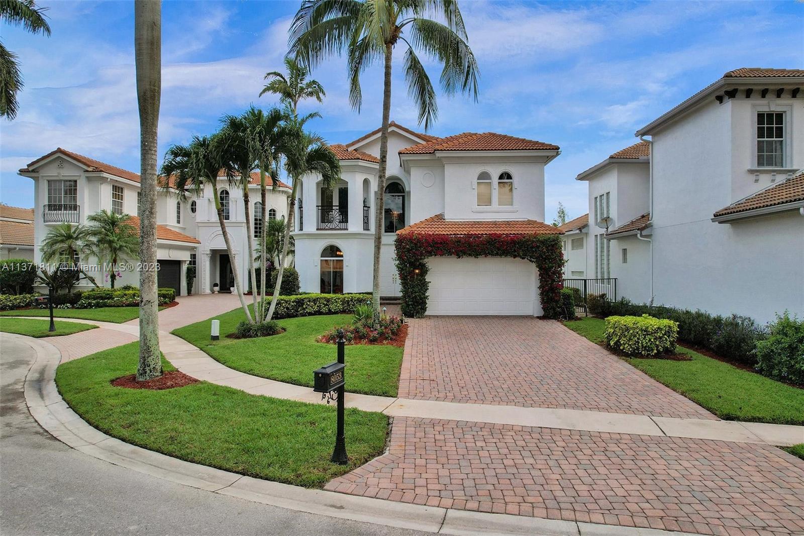 MIZNER COUNTRY CLUB - Residential