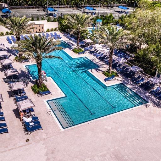 MIZNER COUNTRY CLUB - Residential