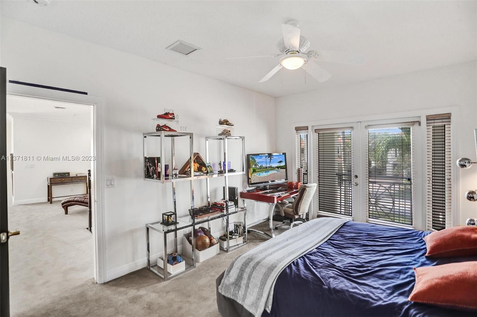 MIZNER COUNTRY CLUB - Residential