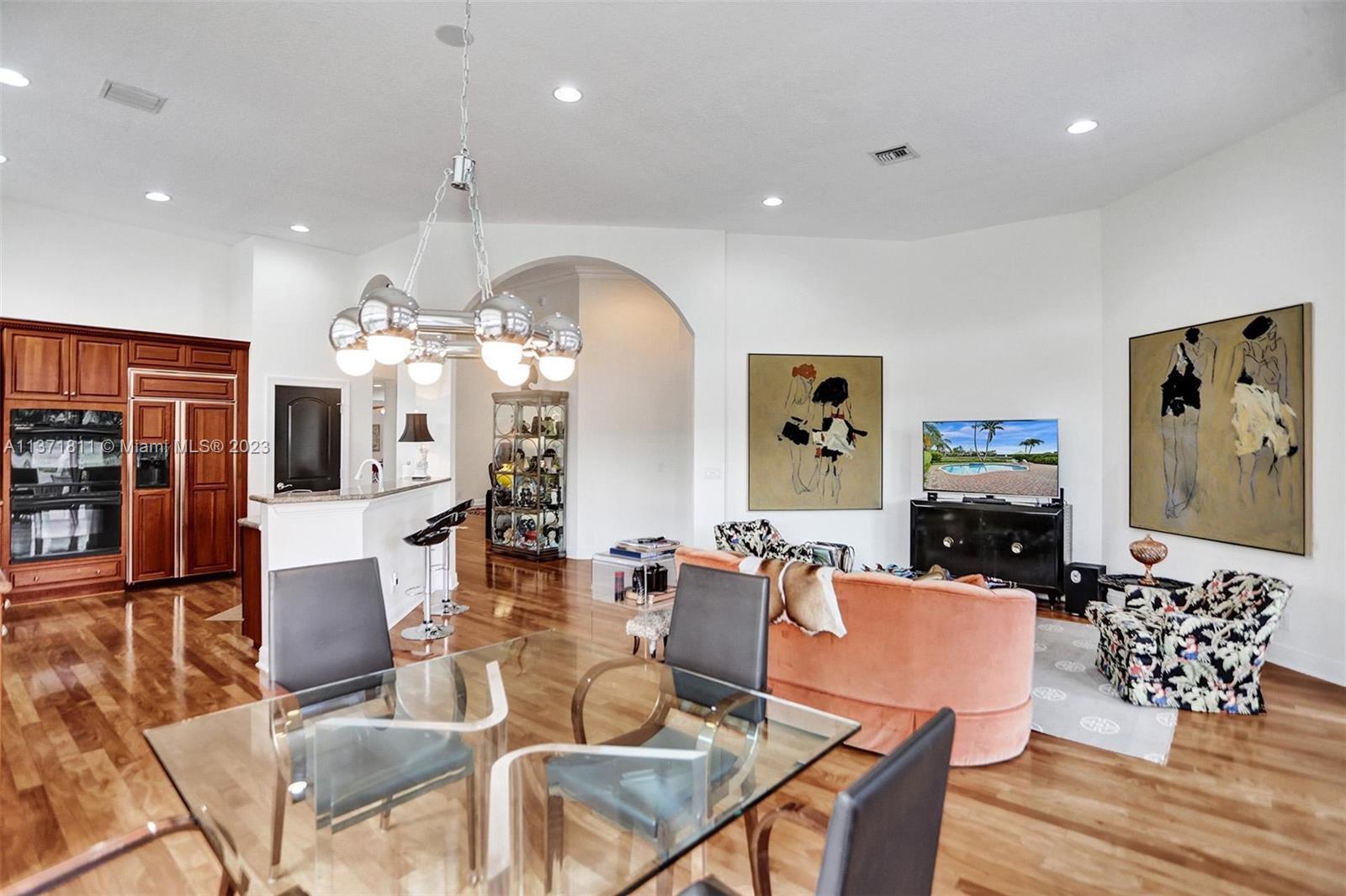 MIZNER COUNTRY CLUB - Residential