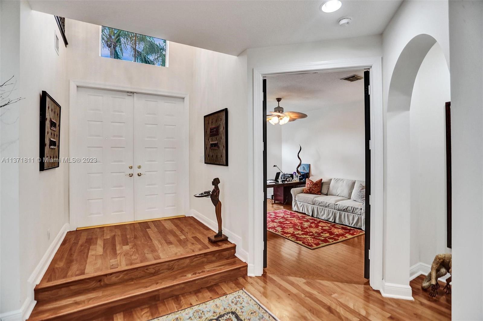 MIZNER COUNTRY CLUB - Residential