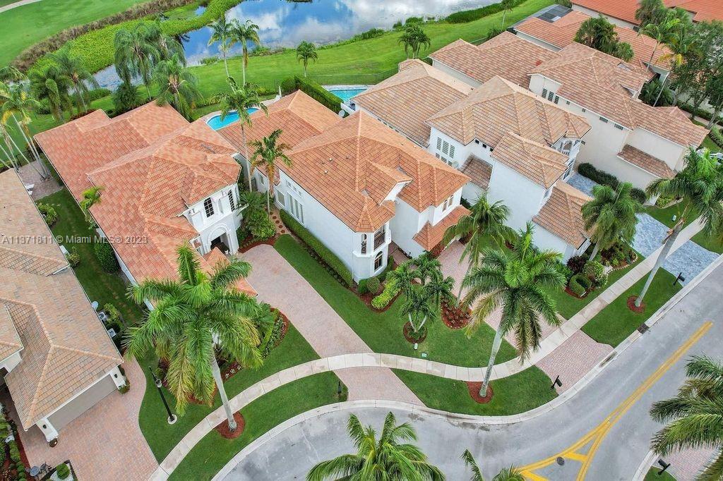 MIZNER COUNTRY CLUB - Residential