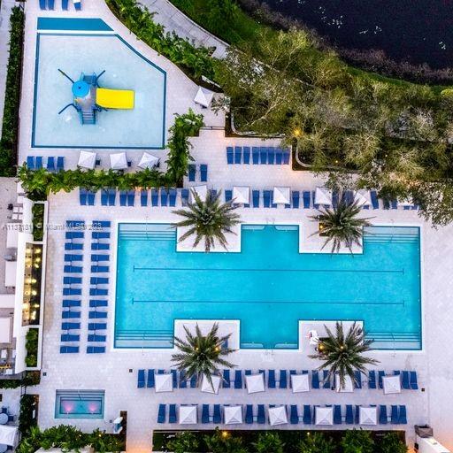 MIZNER COUNTRY CLUB - Residential