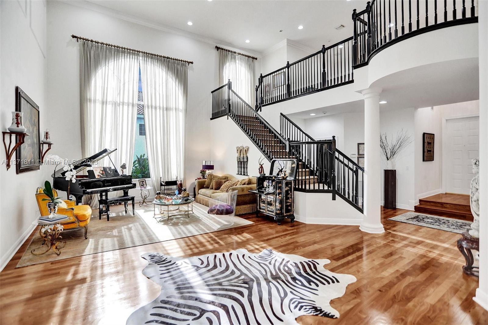 MIZNER COUNTRY CLUB - Residential