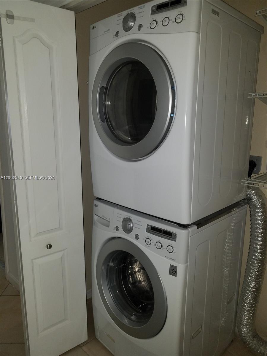 MELROSE POINT CONDO - Residential