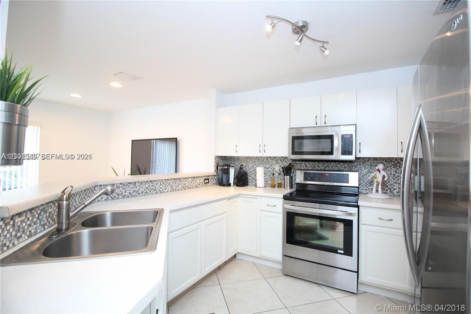 MELROSE POINT CONDO - Residential