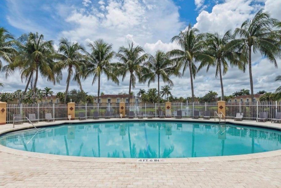 MELROSE POINT CONDO - Residential