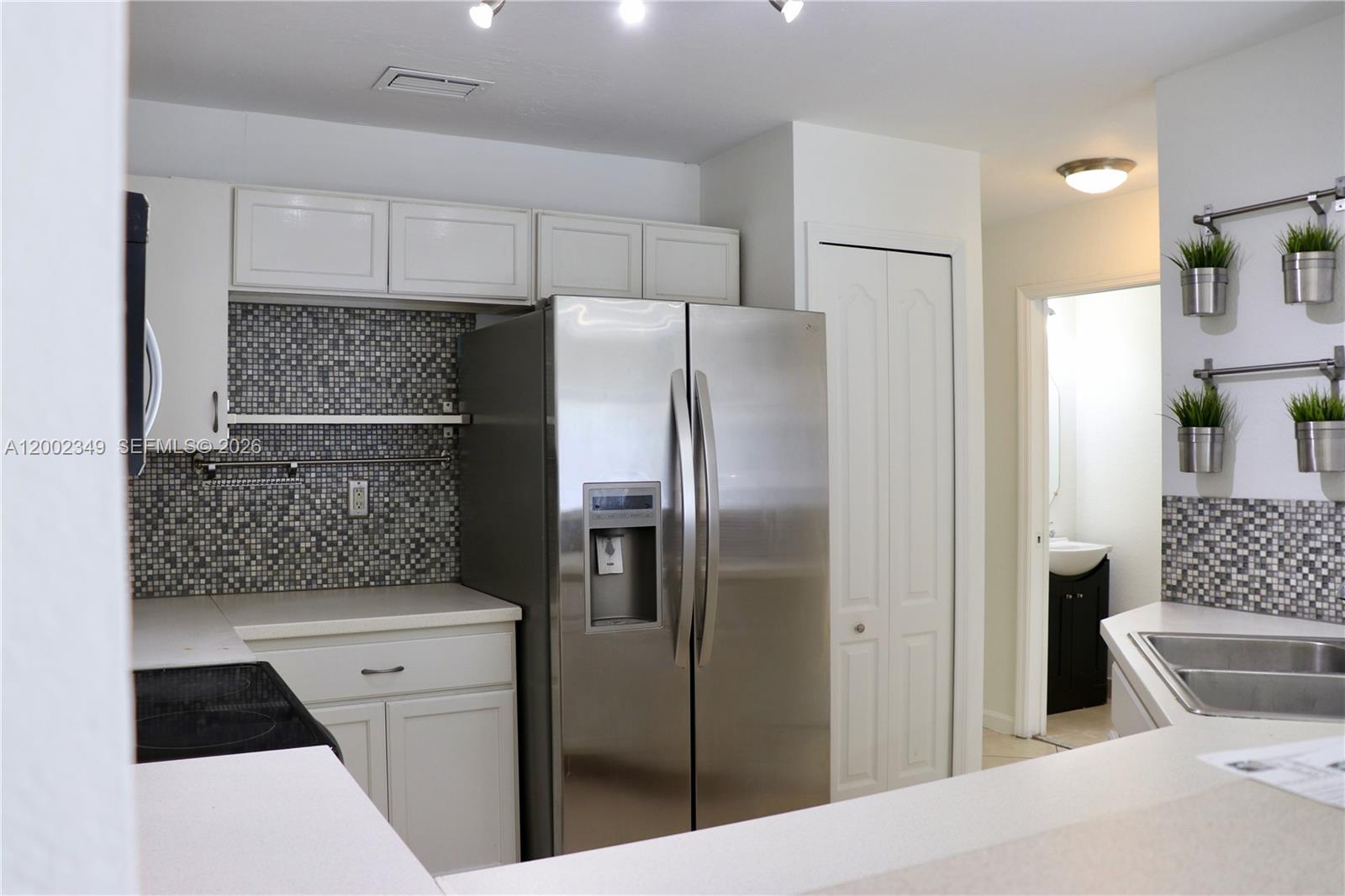 MELROSE POINT CONDO - Residential
