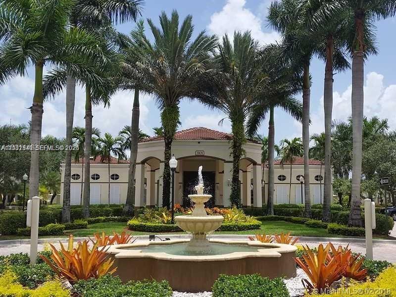 MELROSE POINT CONDO - Residential
