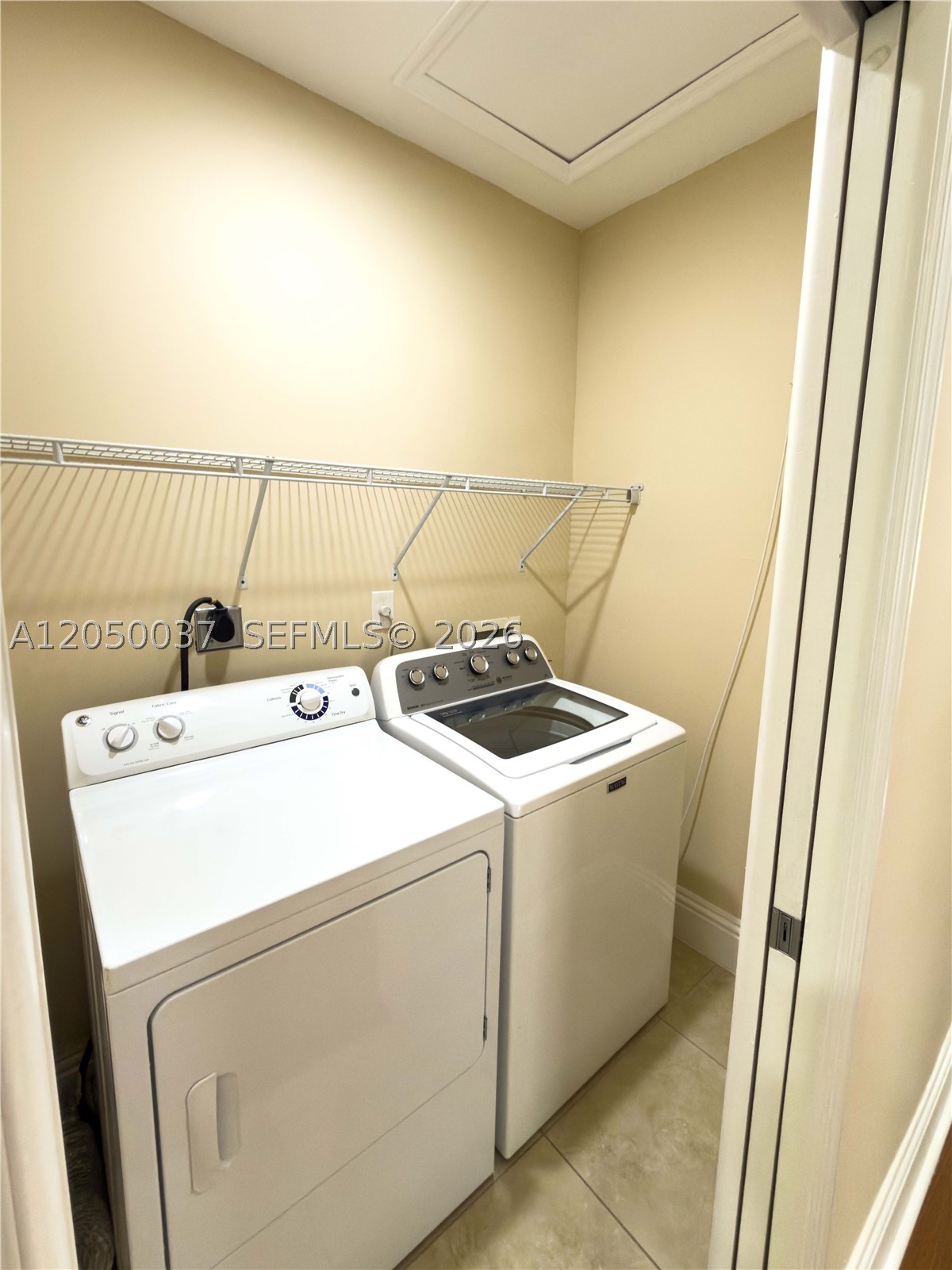 INDIANA VILLAS CONDO - Residential Lease