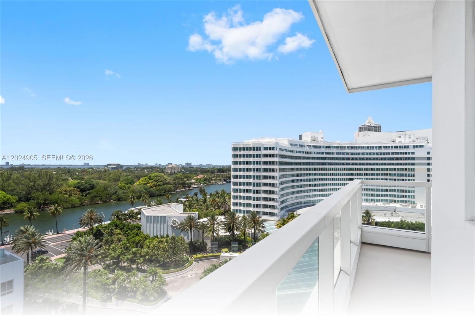 FONTAINEBLEAU III OCEAN C - Residential