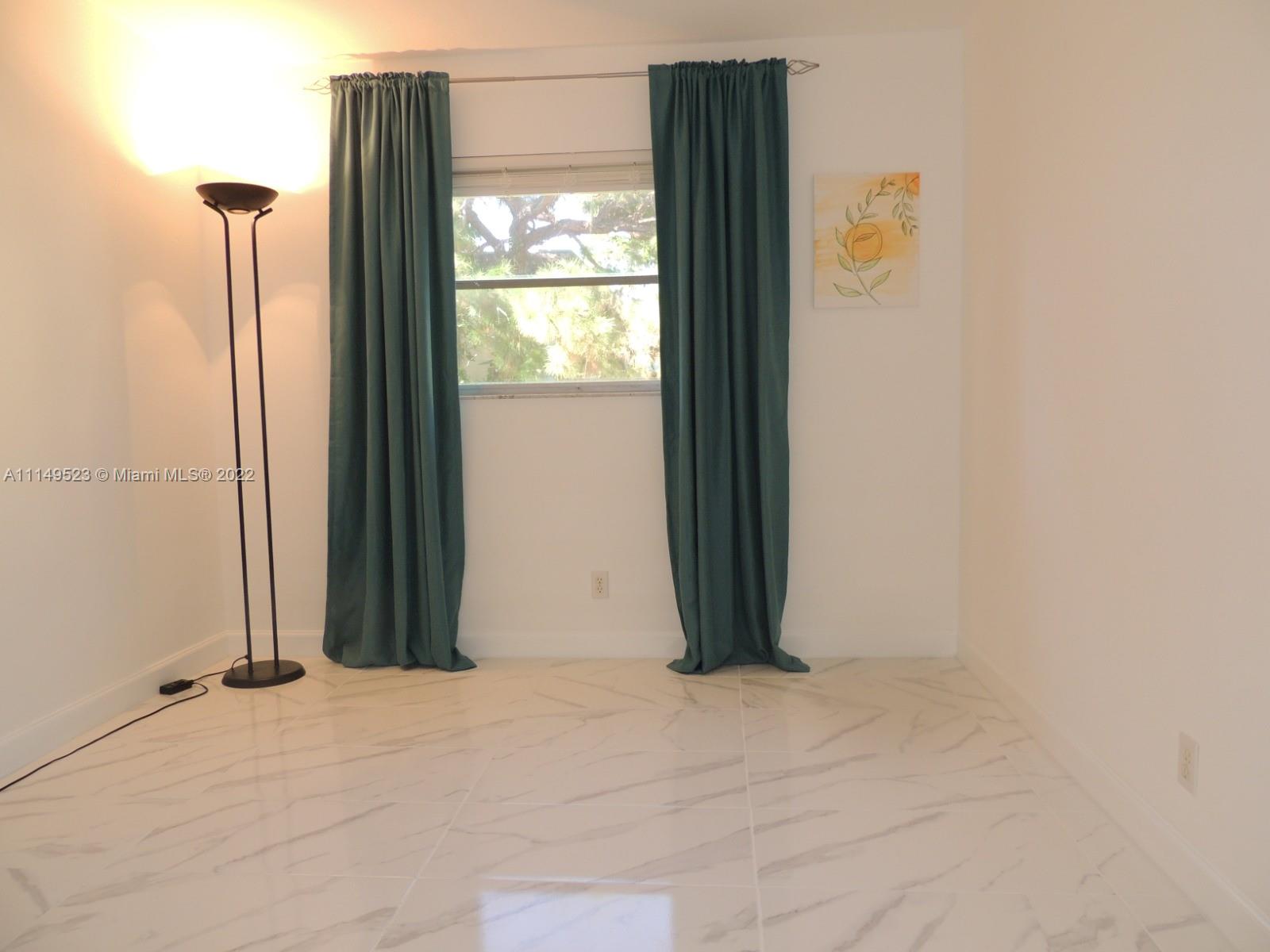 VILLAGE PARK AT OAKLAND C - Residential Lease