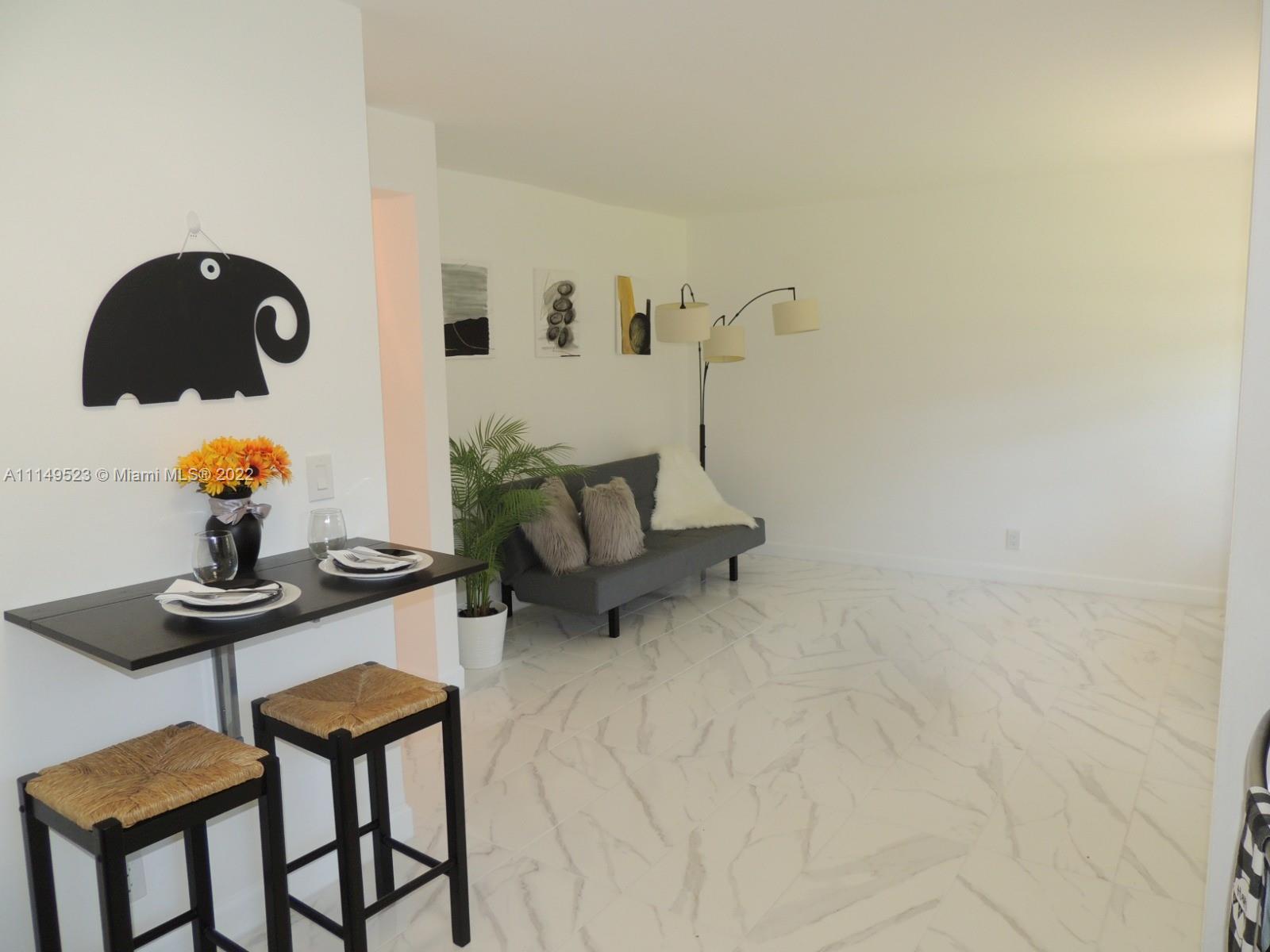 VILLAGE PARK AT OAKLAND C - Residential Lease