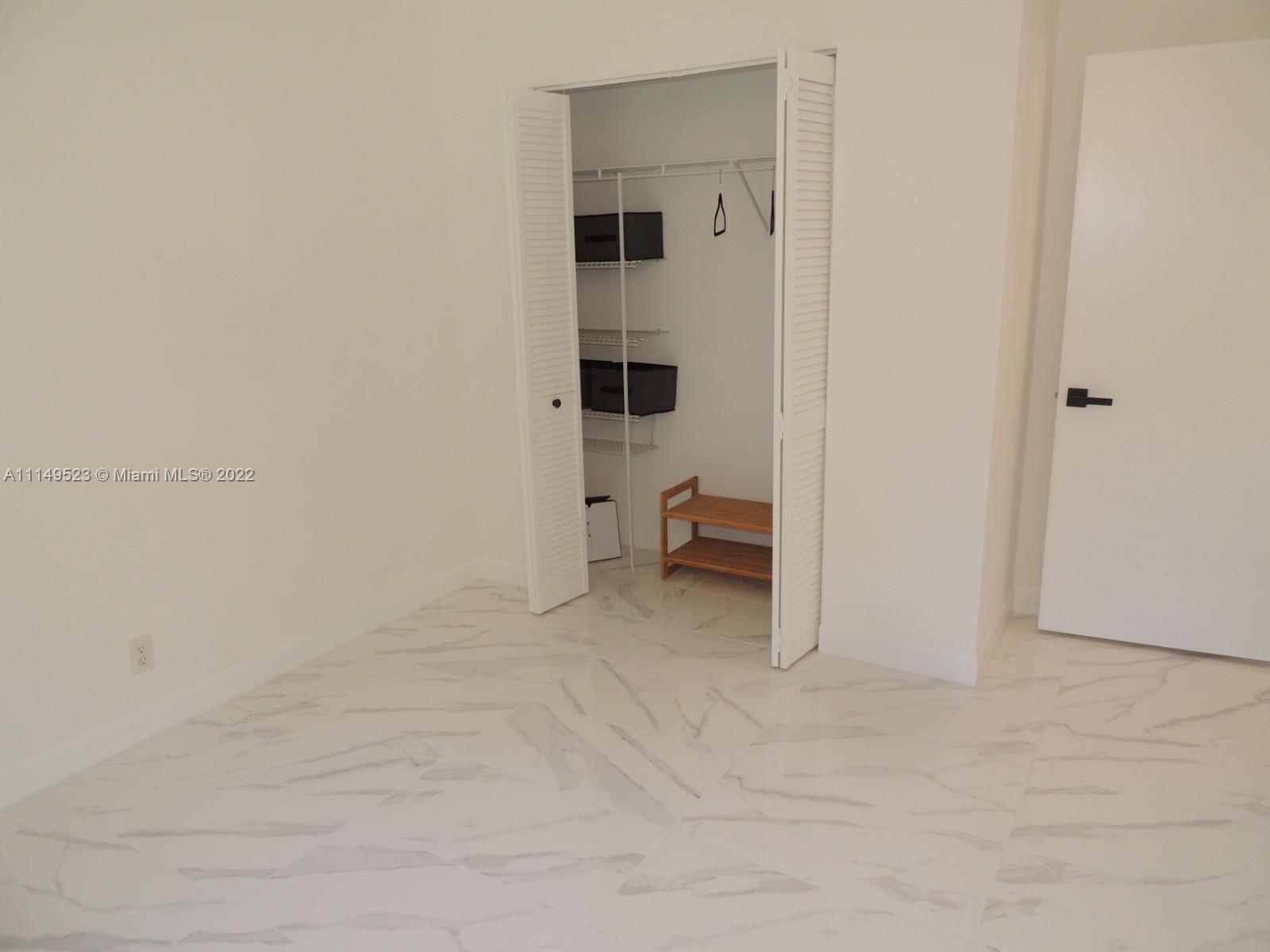 VILLAGE PARK AT OAKLAND C - Residential Lease