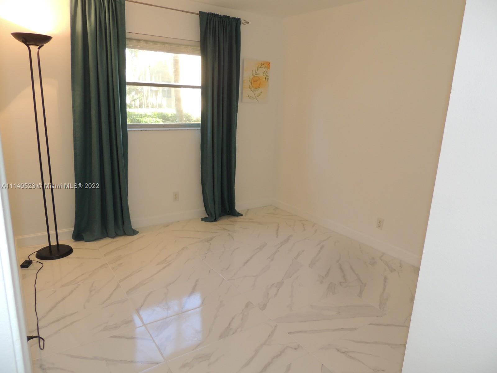 VILLAGE PARK AT OAKLAND C - Residential Lease