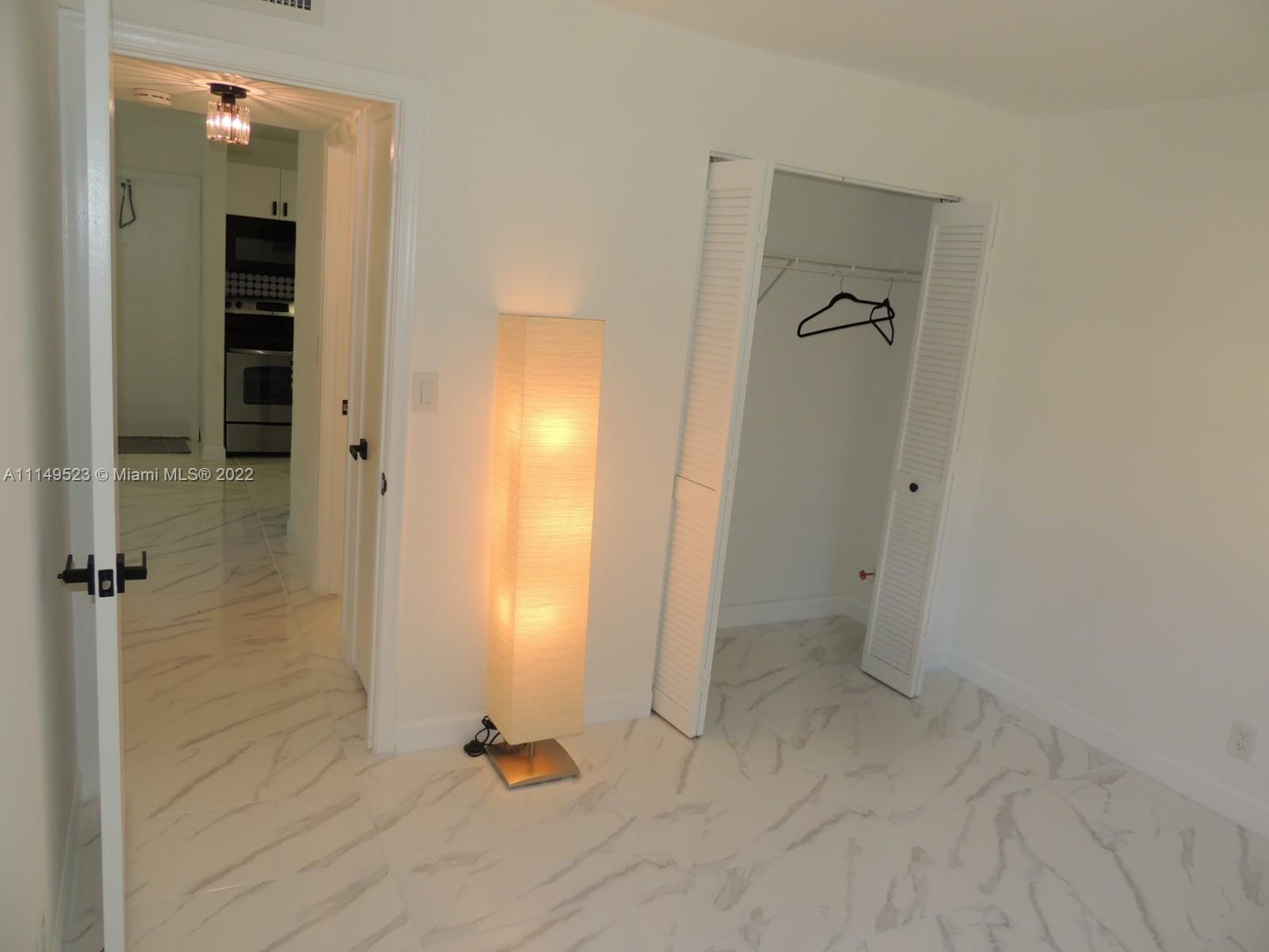 VILLAGE PARK AT OAKLAND C - Residential Lease