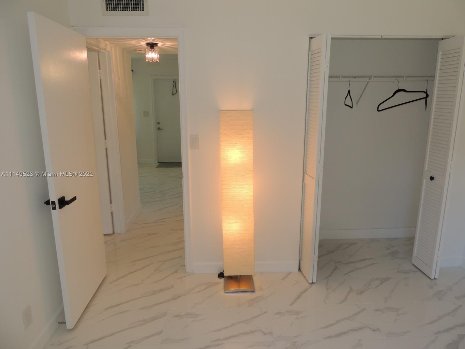 VILLAGE PARK AT OAKLAND C - Residential Lease