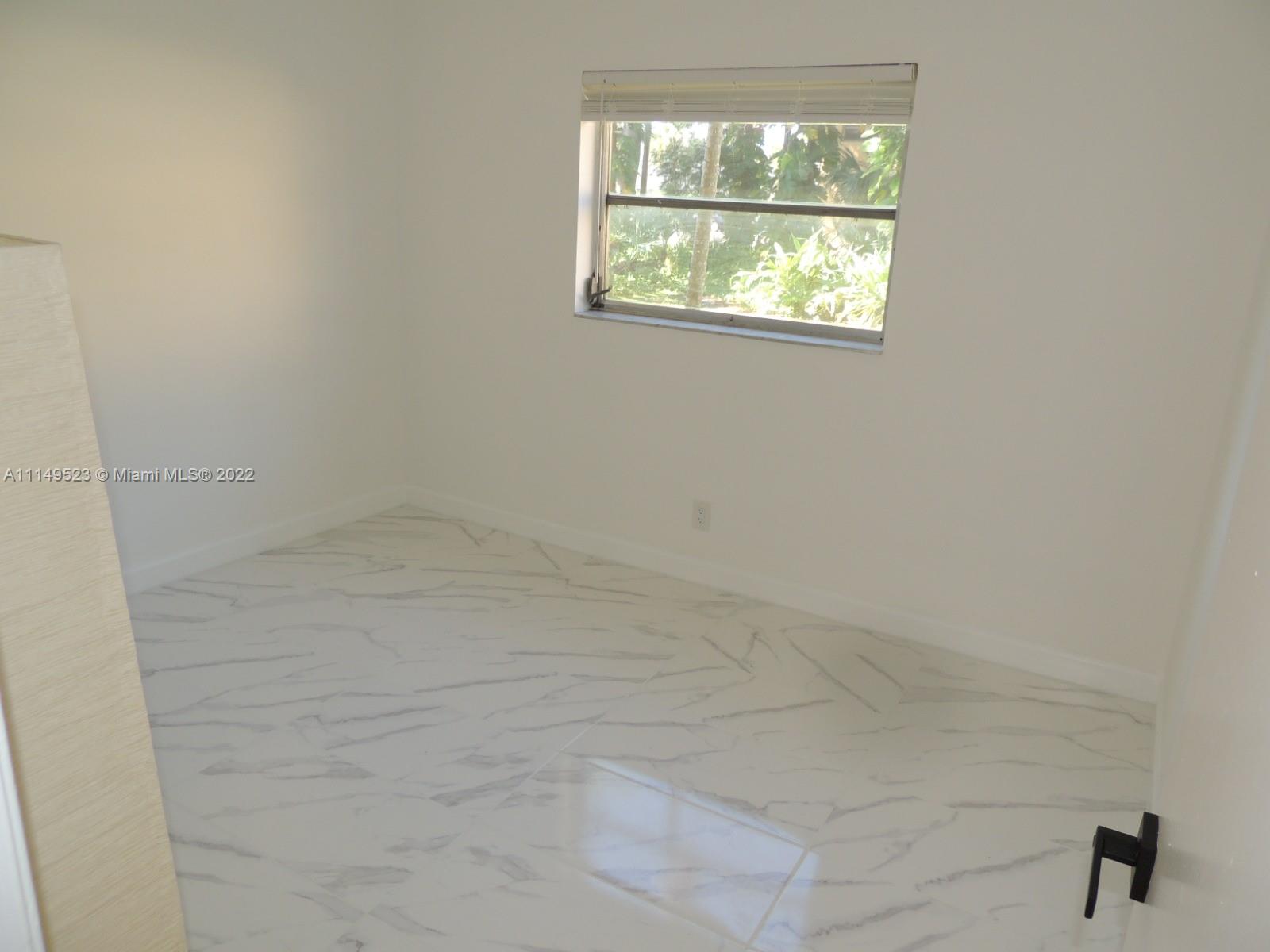 VILLAGE PARK AT OAKLAND C - Residential Lease