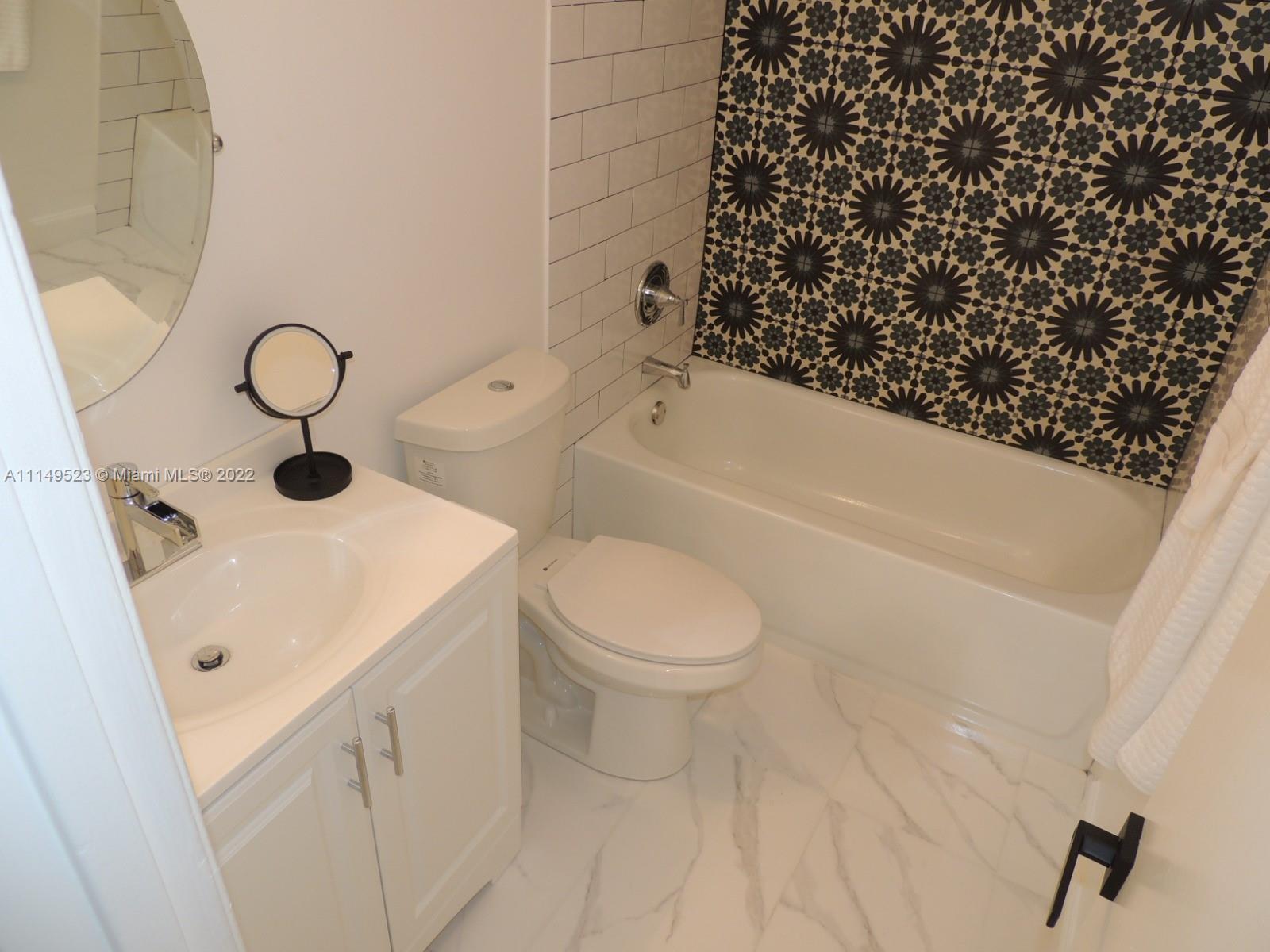 VILLAGE PARK AT OAKLAND C - Residential Lease