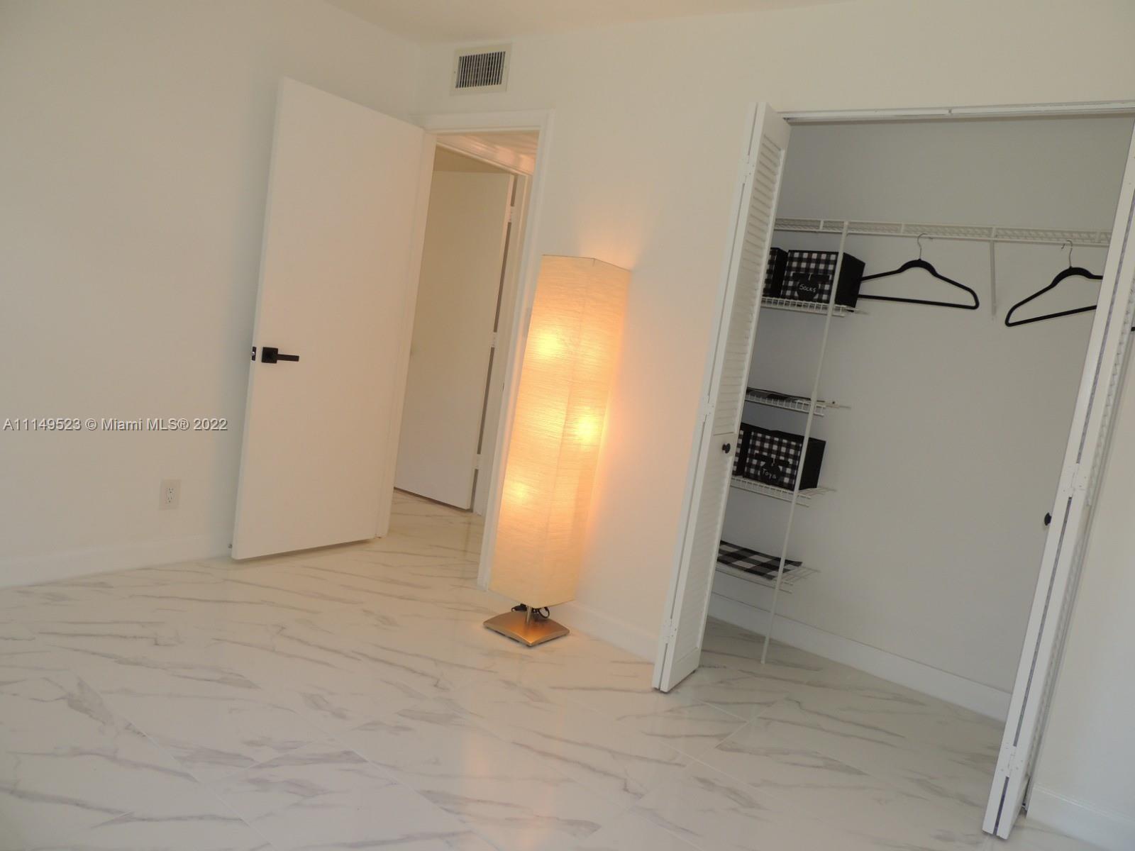 VILLAGE PARK AT OAKLAND C - Residential Lease