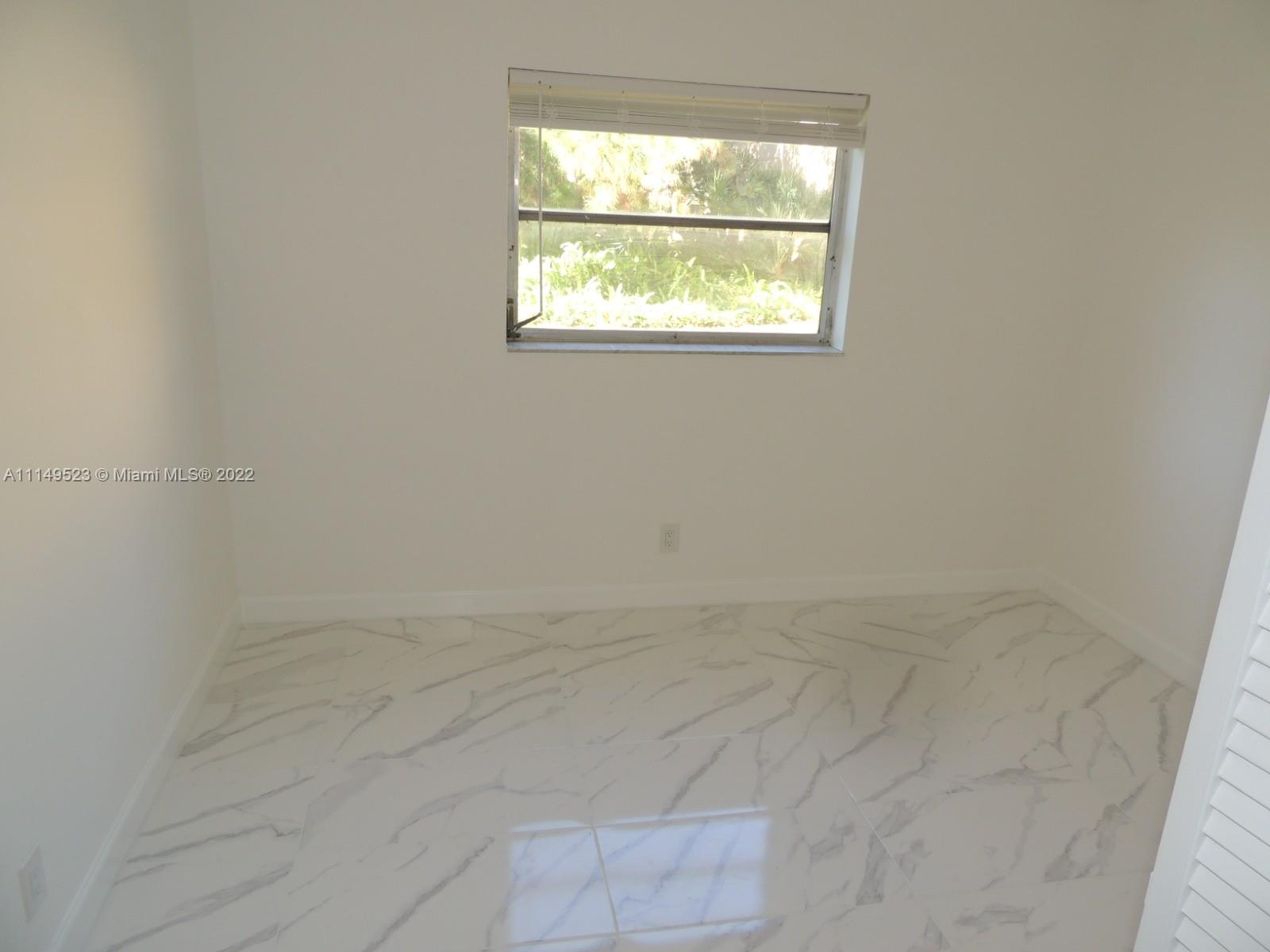 VILLAGE PARK AT OAKLAND C - Residential Lease
