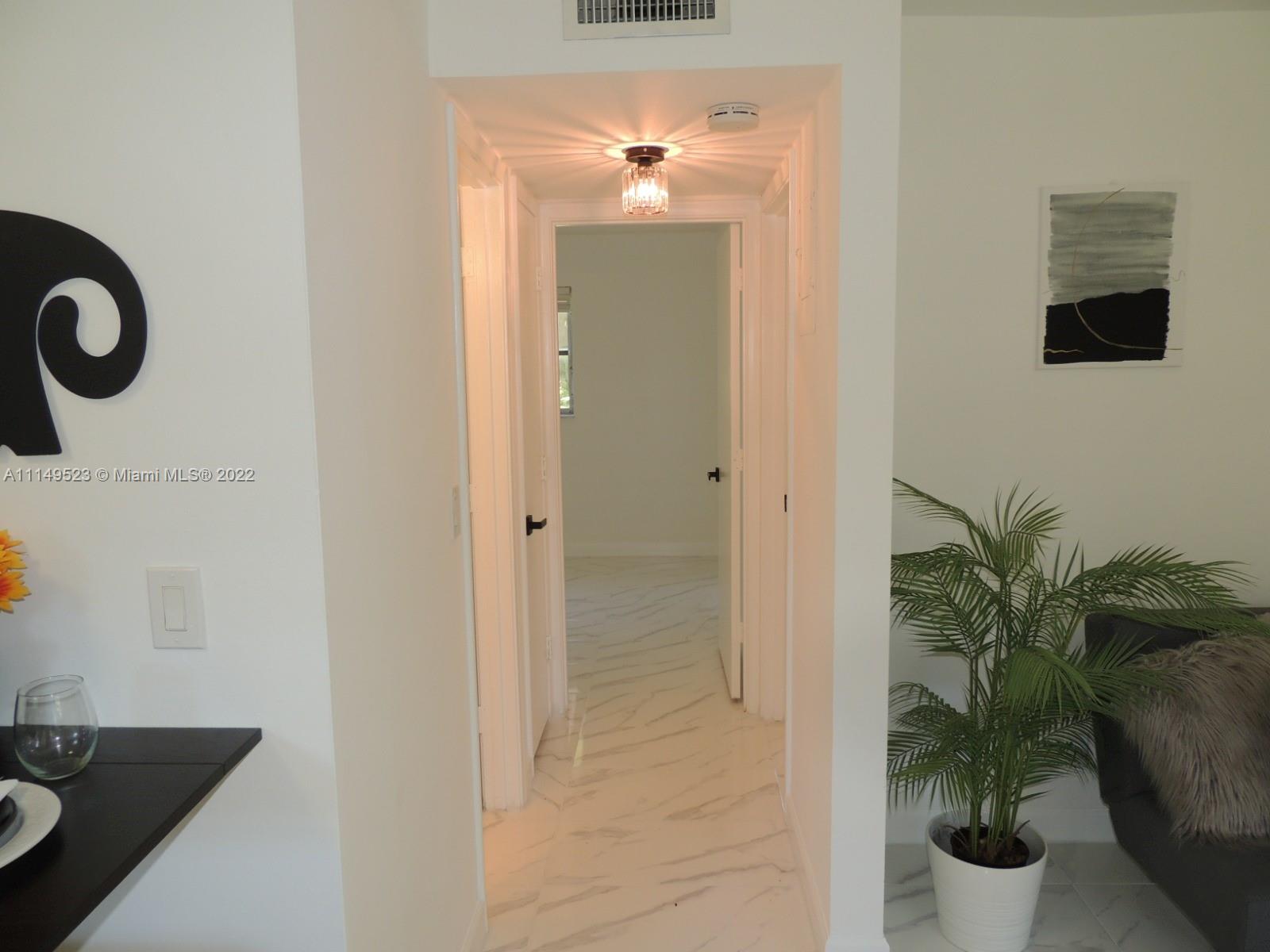 VILLAGE PARK AT OAKLAND C - Residential Lease