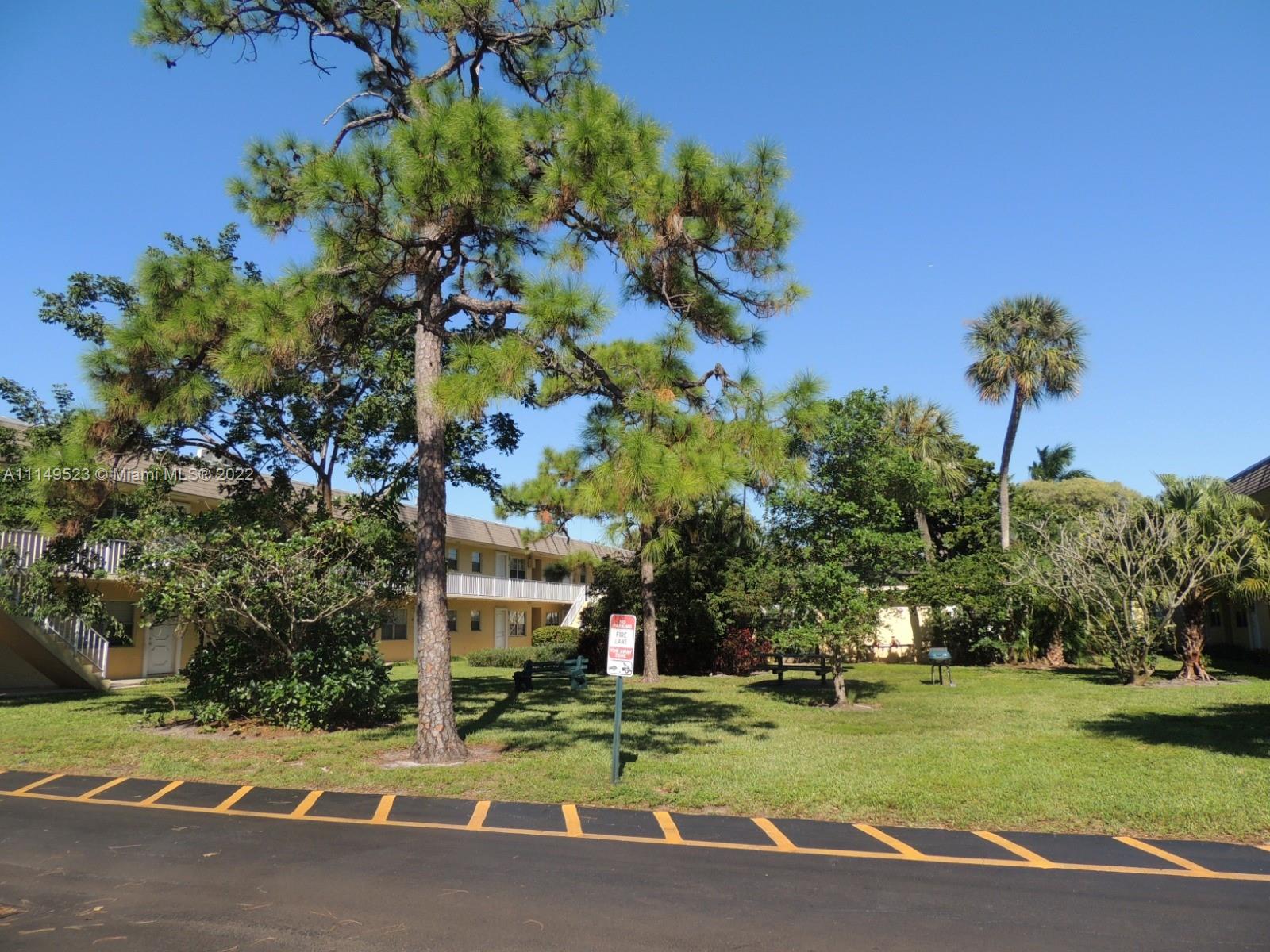 VILLAGE PARK AT OAKLAND C - Residential Lease