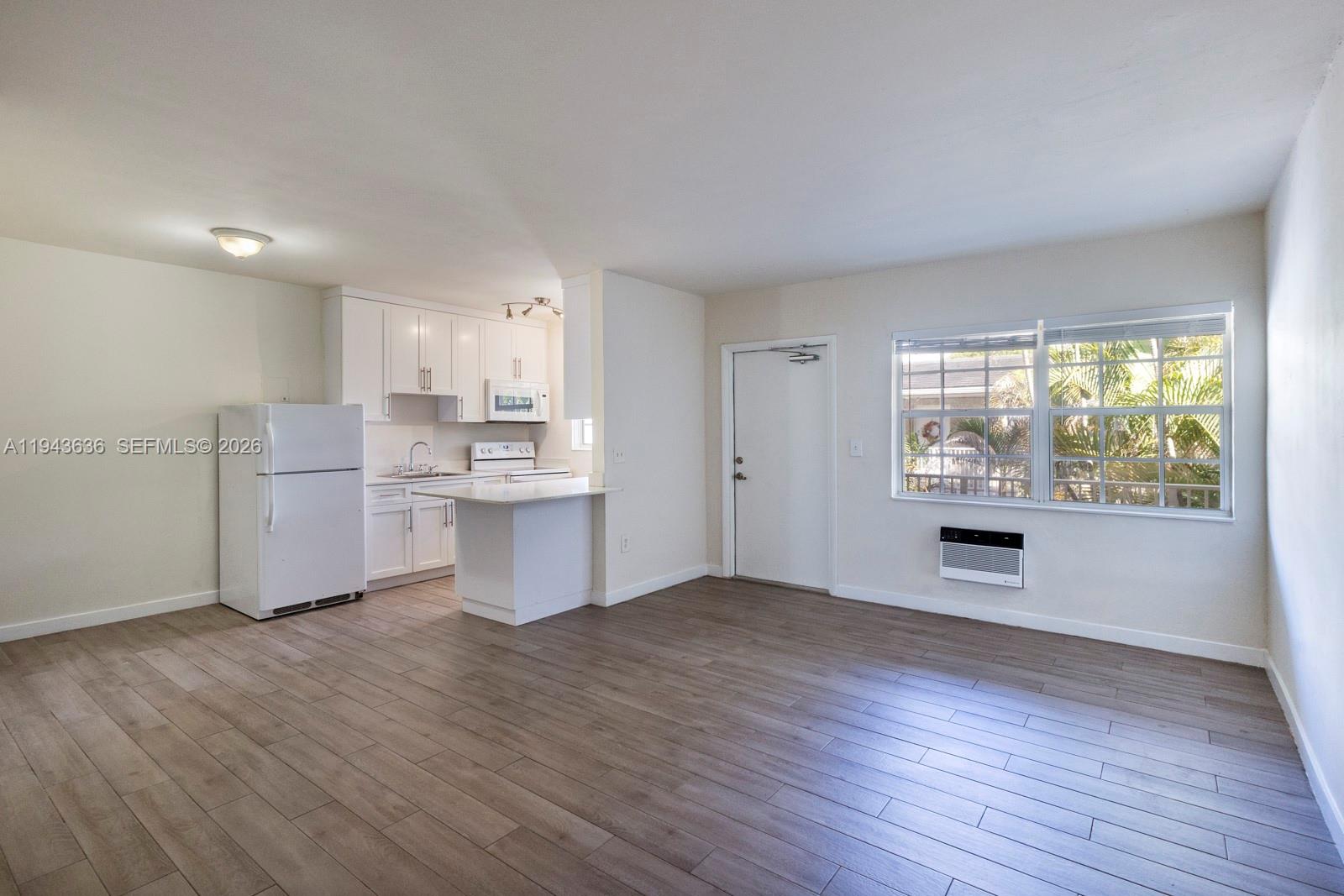 SANTONA CONDO - Residential