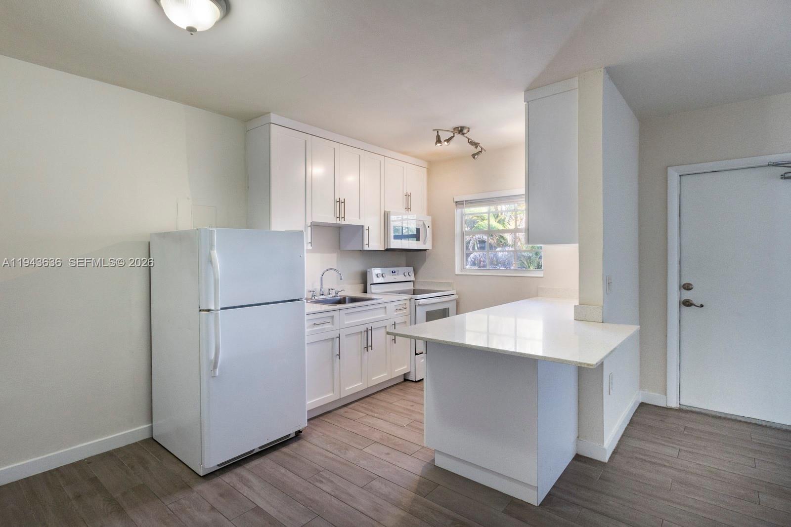 SANTONA CONDO - Residential