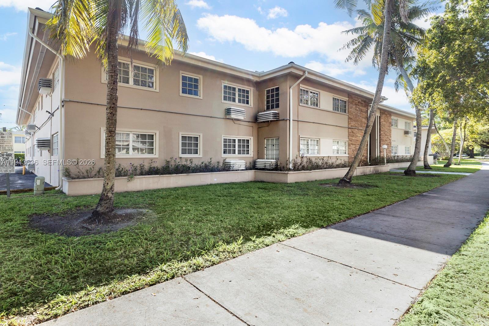 SANTONA CONDO - Residential
