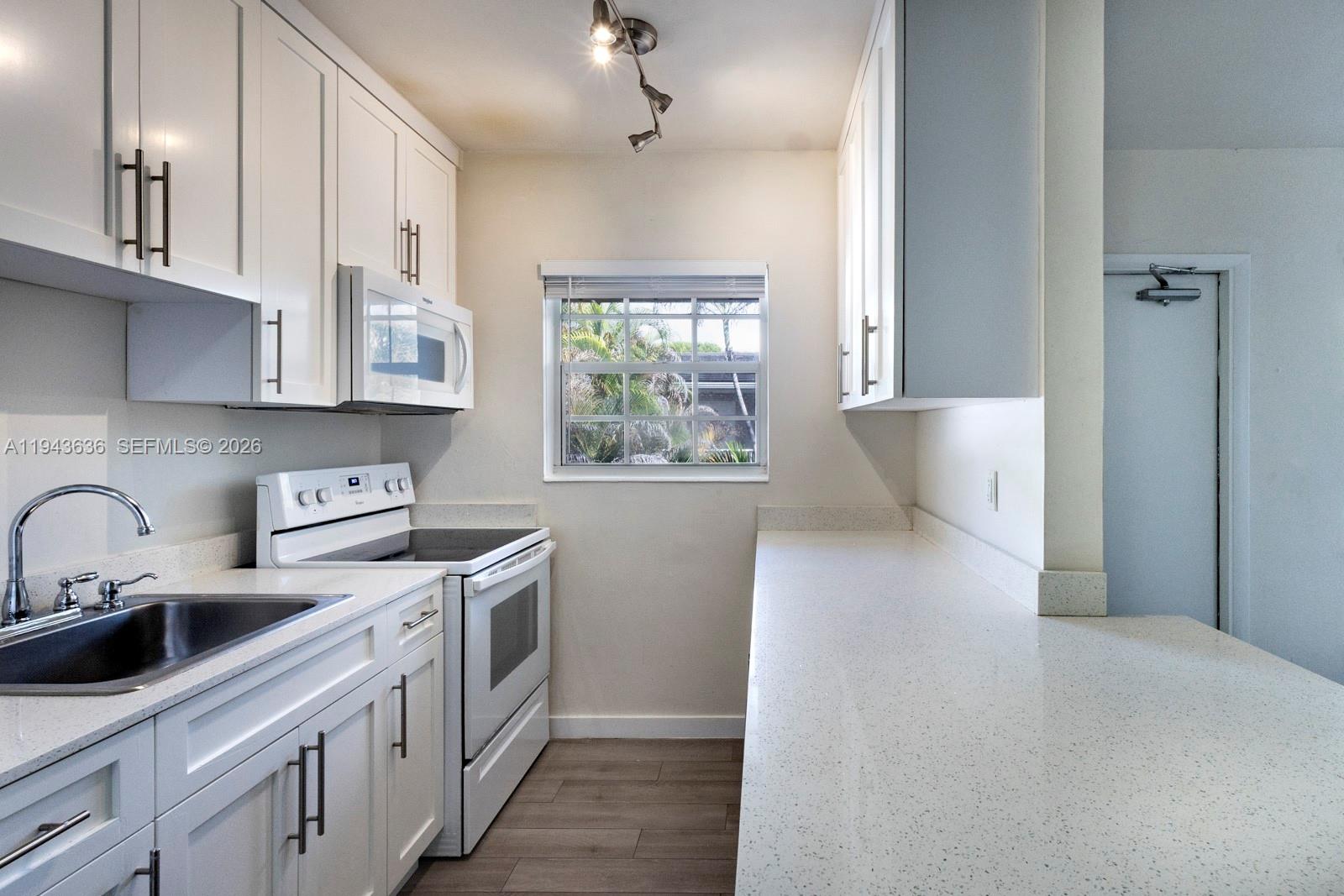 SANTONA CONDO - Residential