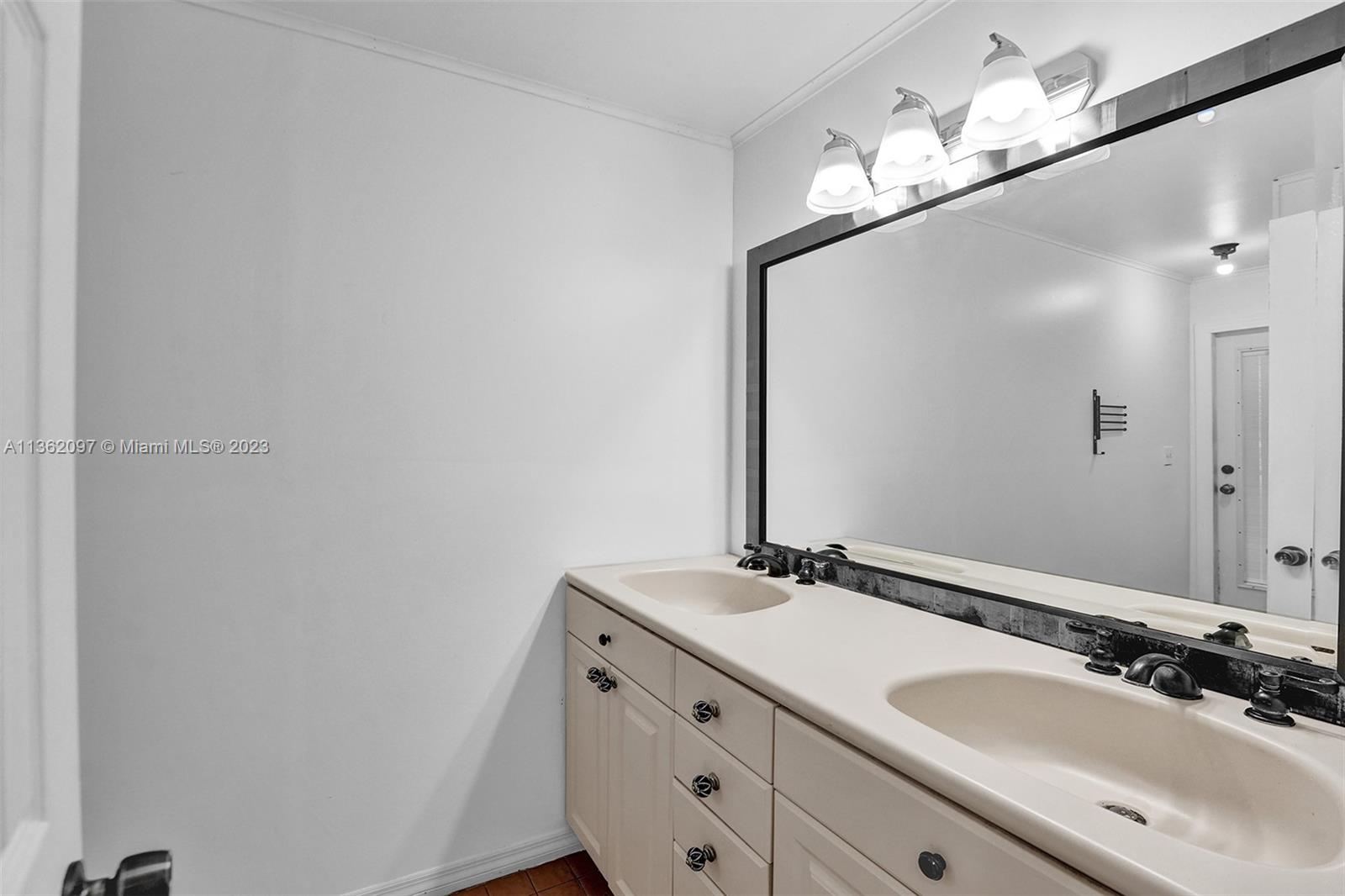 MAPLEWOOD - Residential