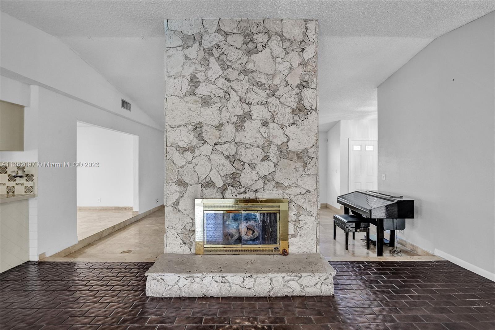 MAPLEWOOD - Residential
