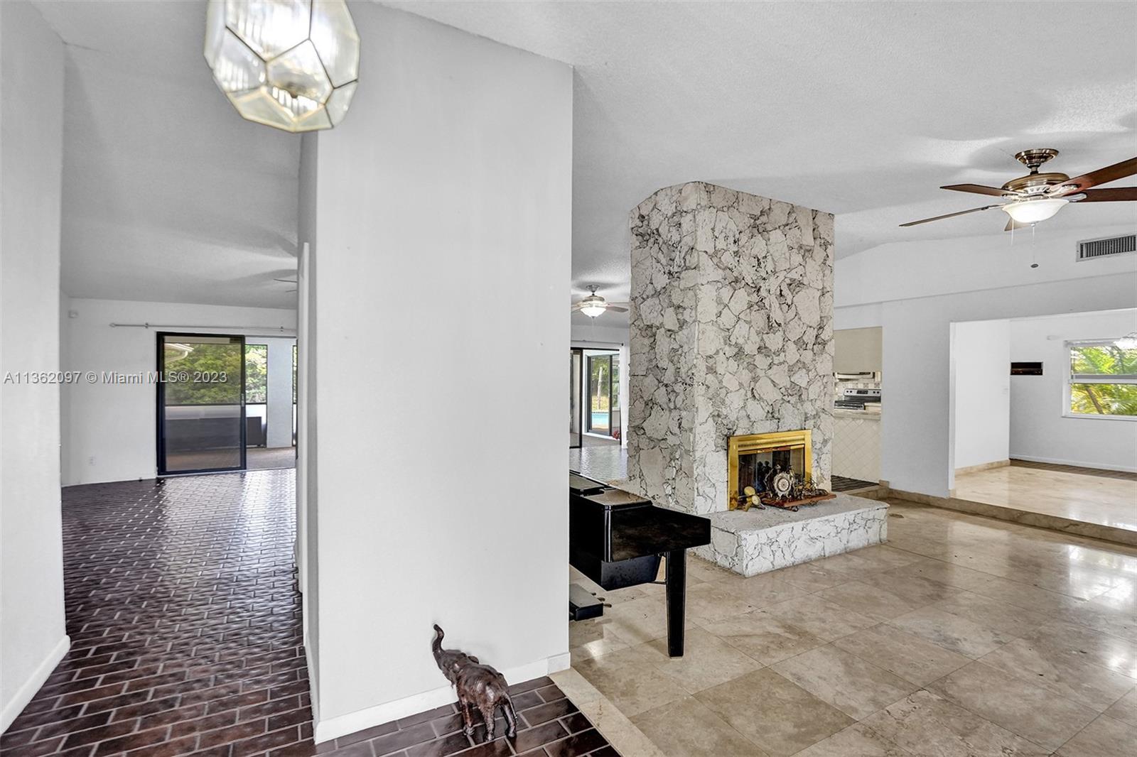 MAPLEWOOD - Residential
