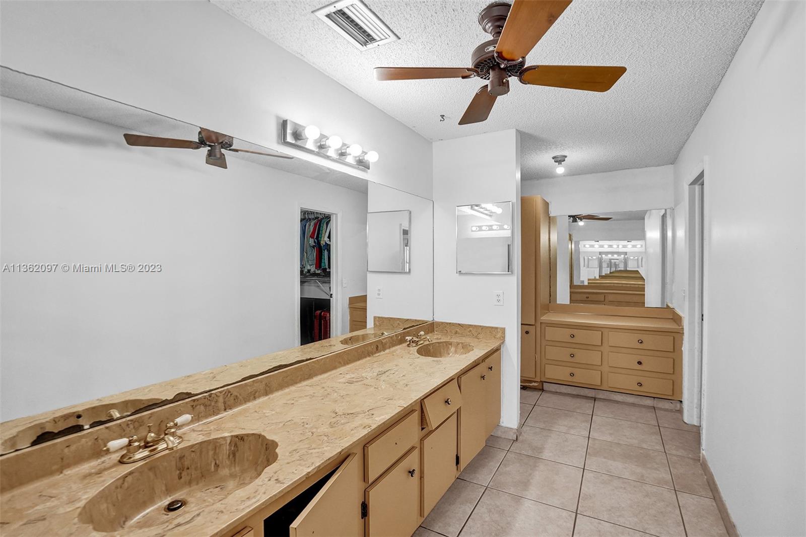 MAPLEWOOD - Residential