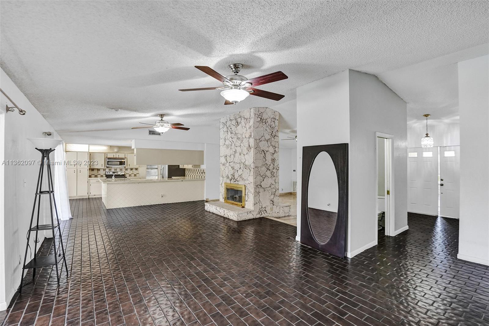 MAPLEWOOD - Residential
