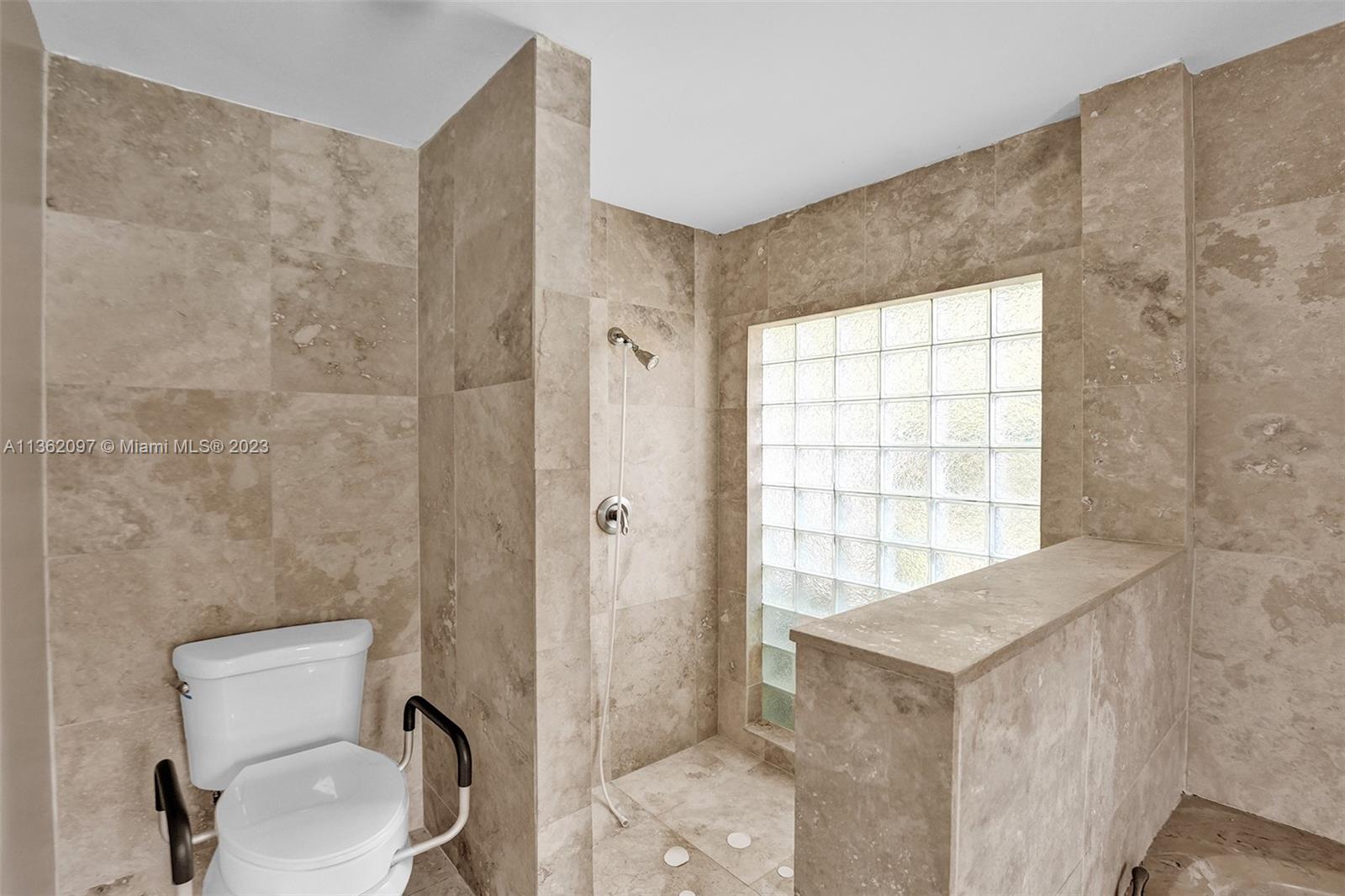 MAPLEWOOD - Residential