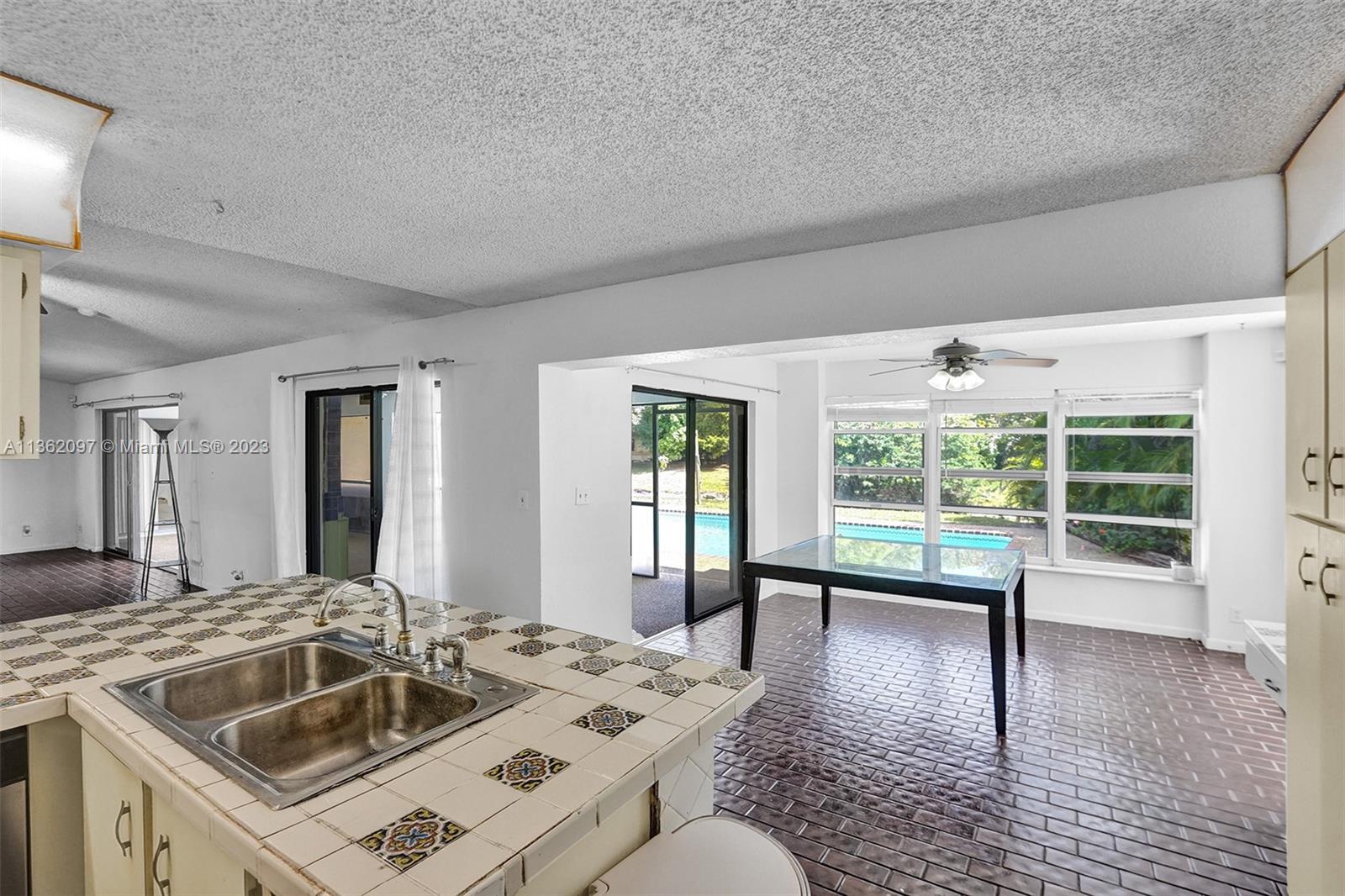 MAPLEWOOD - Residential
