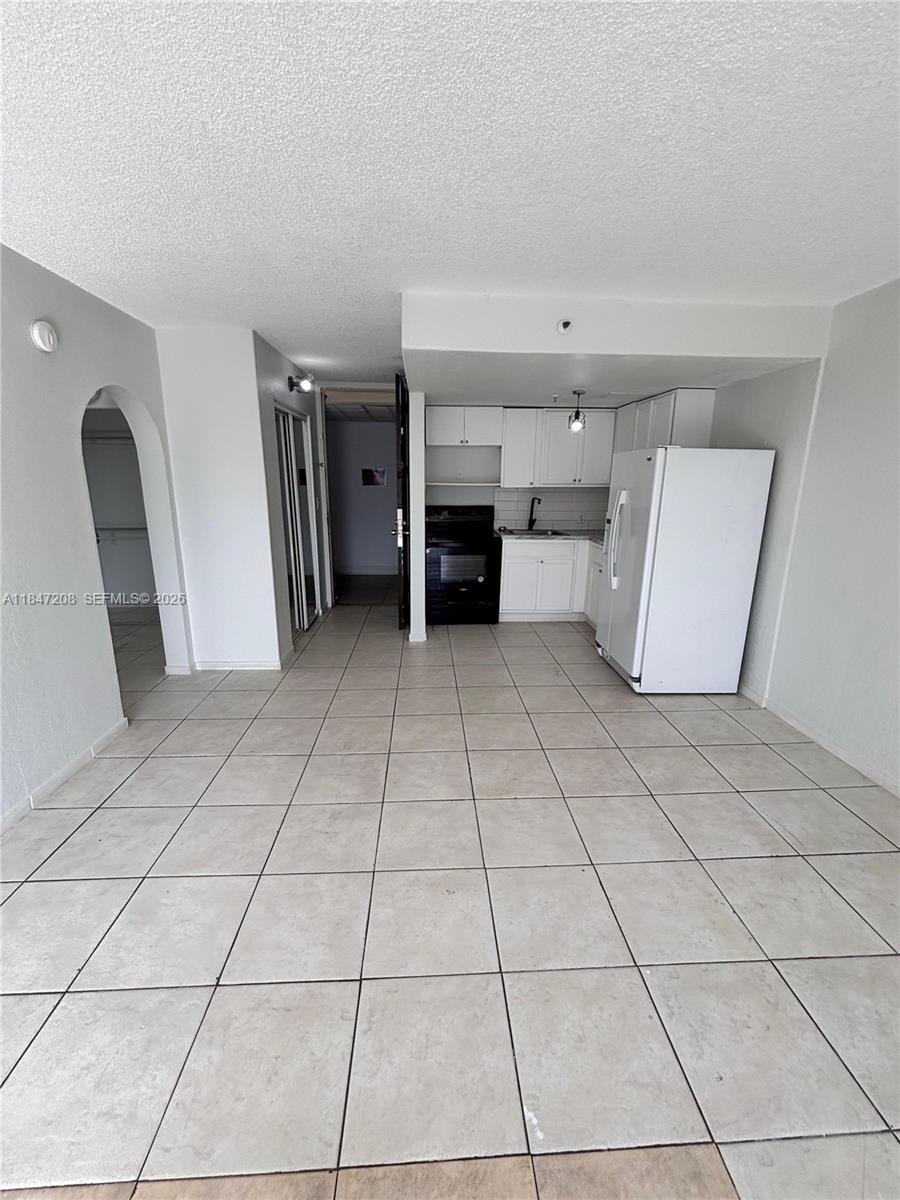 GOLDEN GATE APARTMENTS CO - Residential