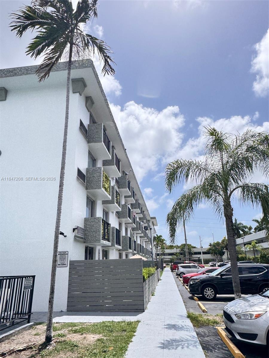 GOLDEN GATE APARTMENTS CO - Residential