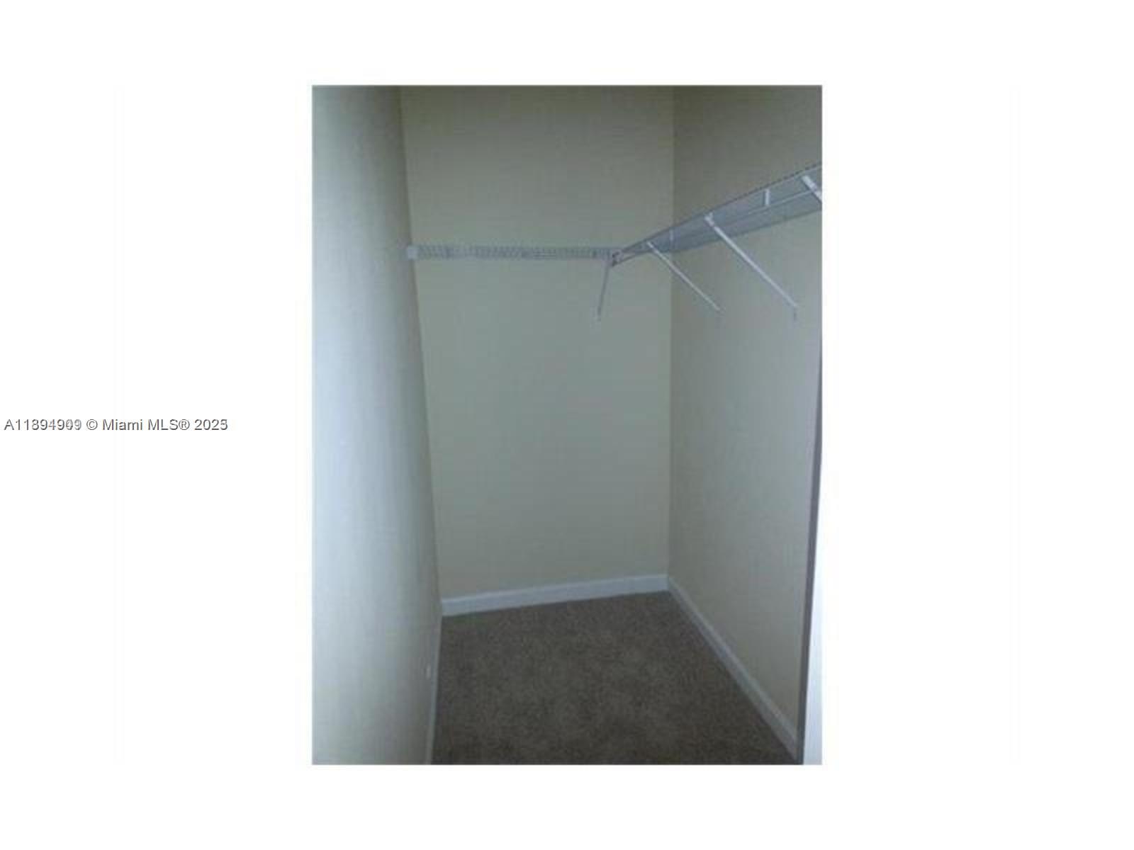 KENDALL COMMONS TOWNHOMES - Residential Lease